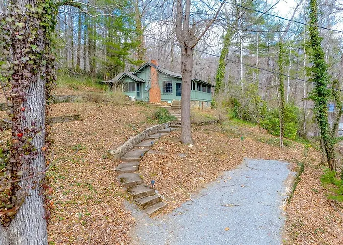 Charlotte\'S Cabin